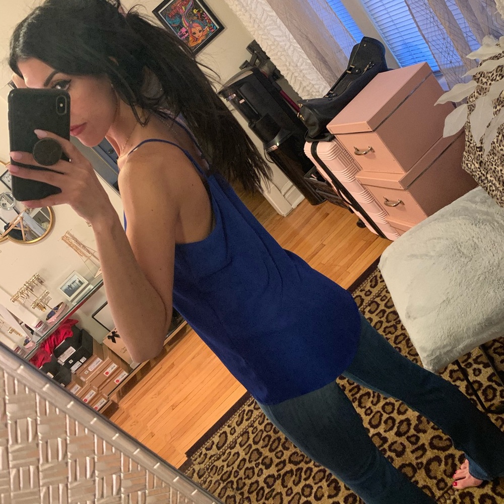 💙💙 cute tank top!